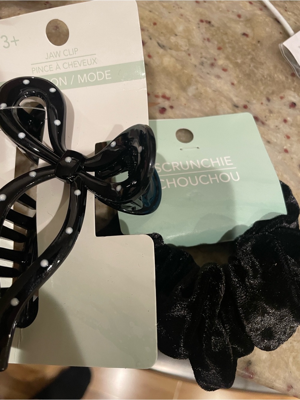 3 for $10 hair clip & scrunchie set blk / white
